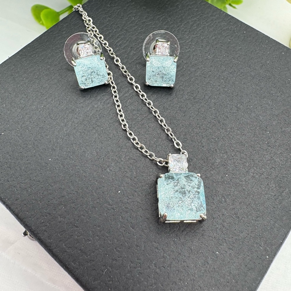Elegant Silver and Blue Jewelry Set